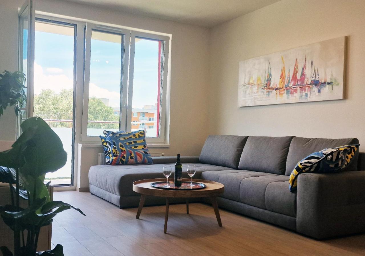 New Cozy 2 Room Pink Apartment Bratislava 058 Екстериор снимка