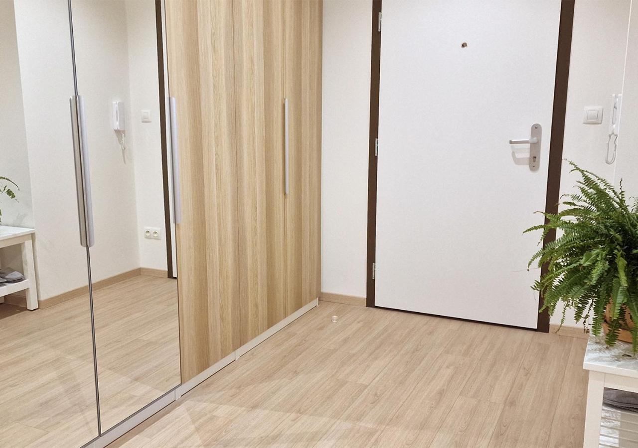 New Cozy 2 Room Pink Apartment Bratislava 058 Екстериор снимка
