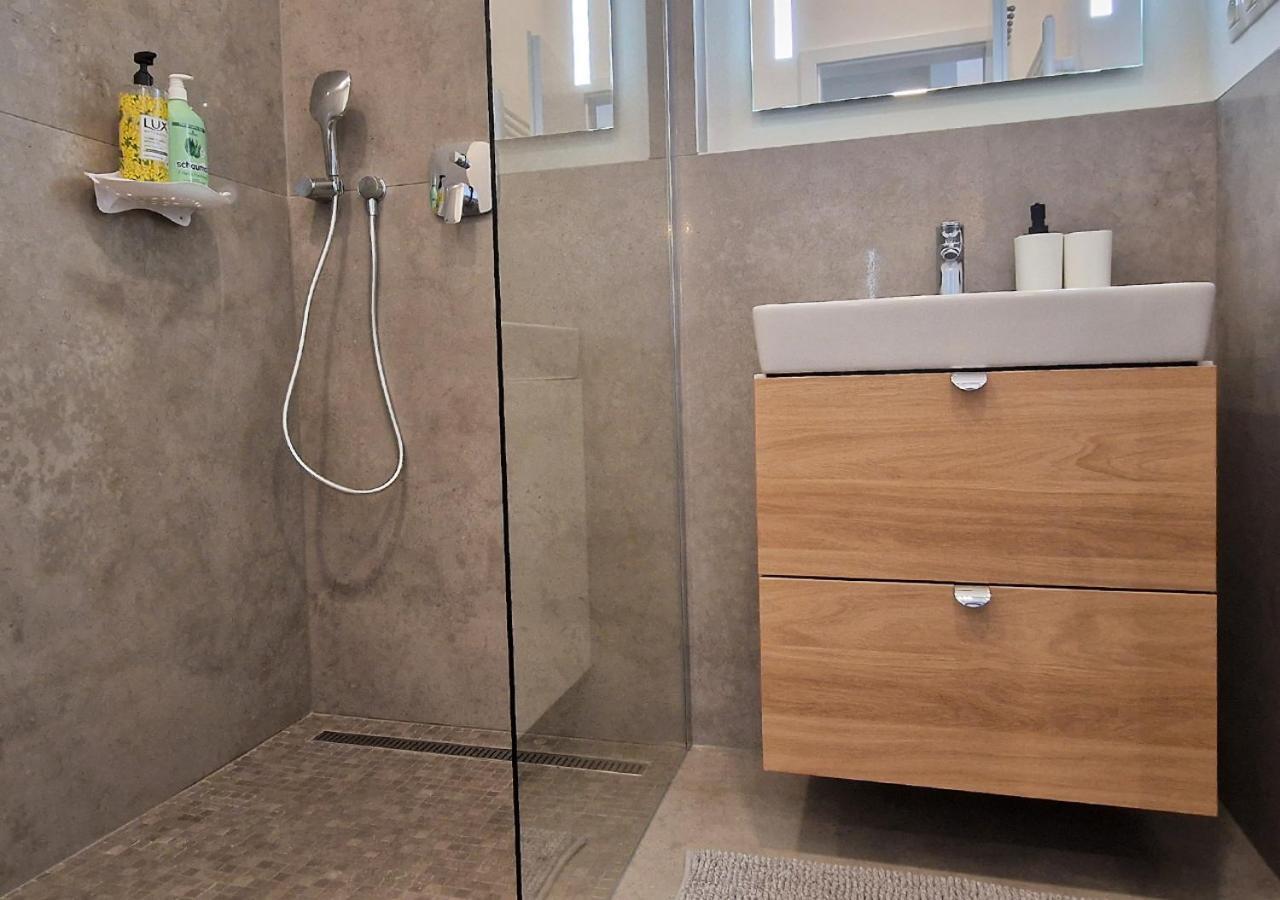 New Cozy 2 Room Pink Apartment Bratislava 058 Екстериор снимка